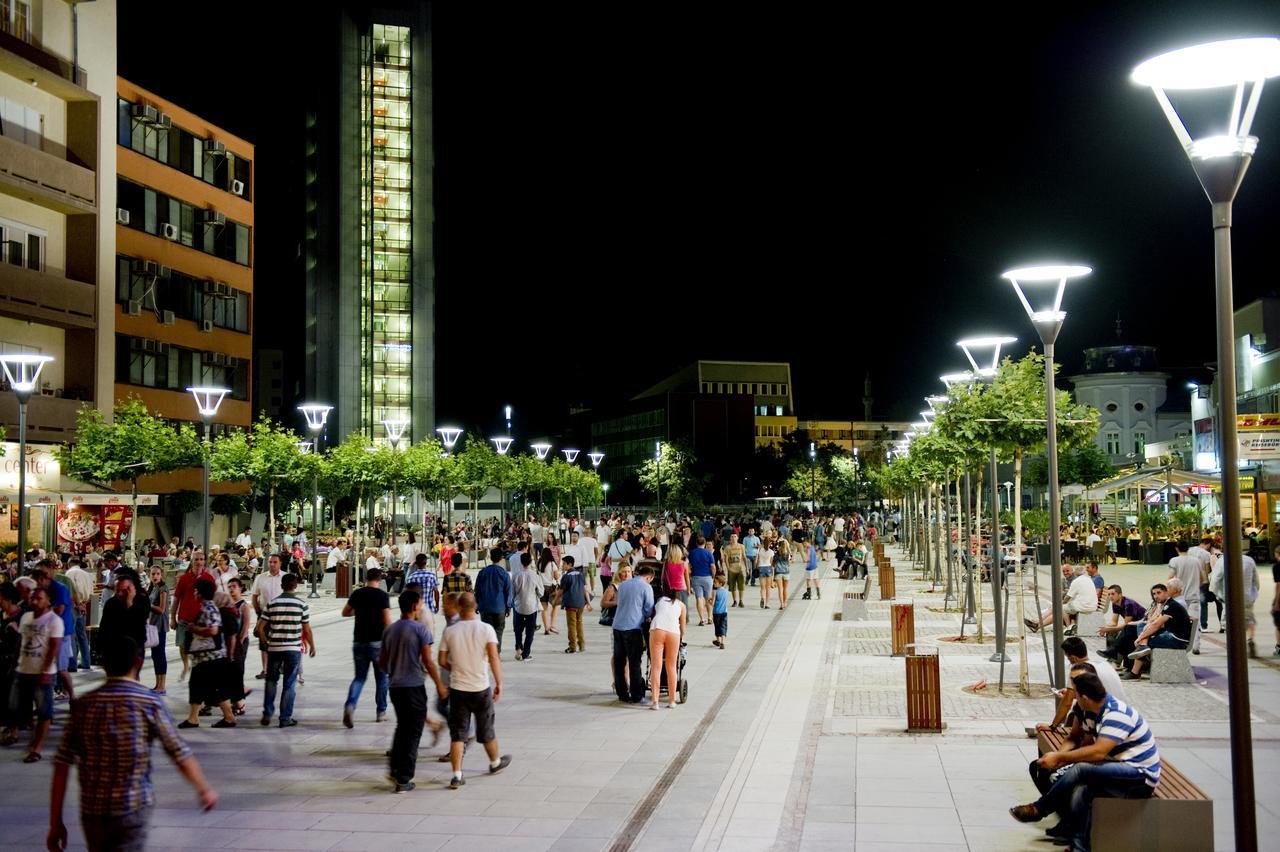 بريشتاين Boulevard Prishtina Enes المظهر الخارجي الصورة